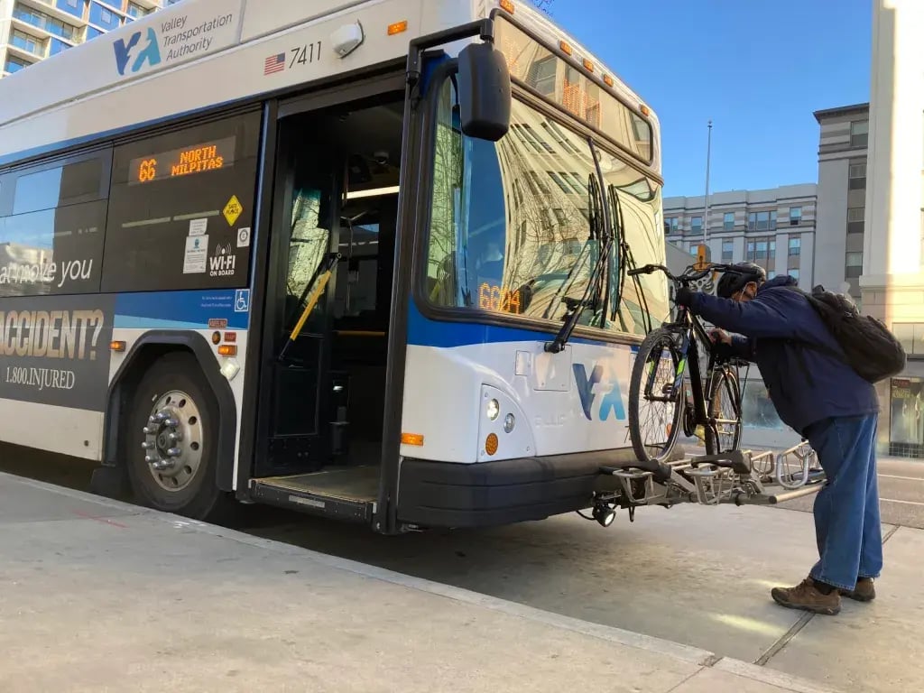 VTA bus with cyclist loading bike