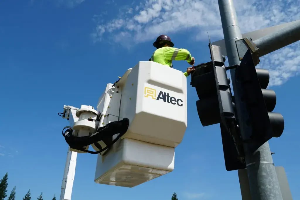 Signal repair bucket truck